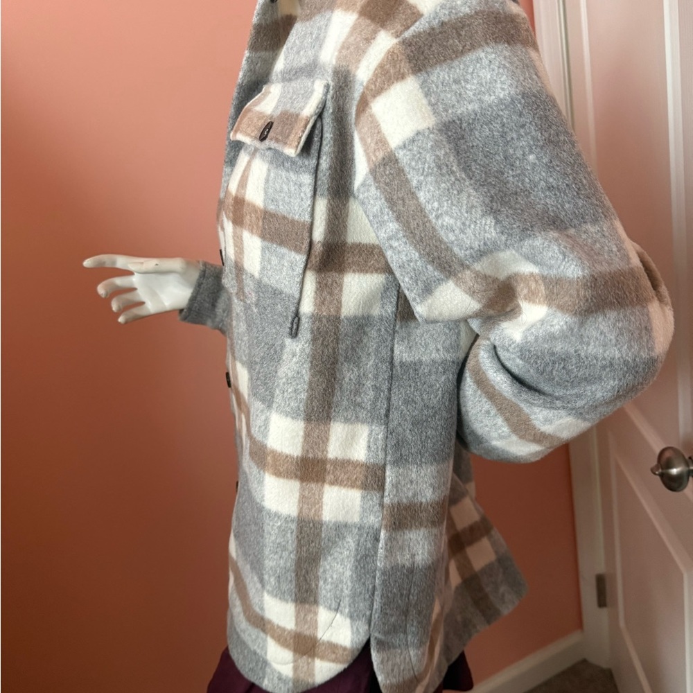 Vici Plaid Button-Up Jacket/ Shacket - image 8